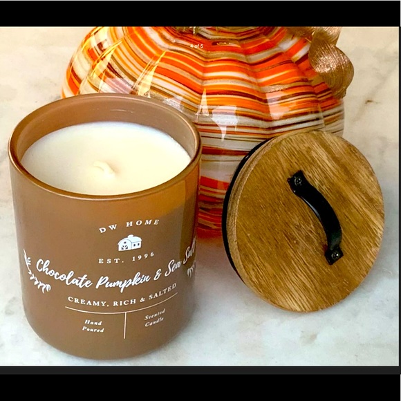 DW HOME CANDLE CHOCOLATE PUMPKIN & SEA SALT SCENT - Picture 1 of 5